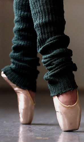 Ballet_pointe_shoes.jpg