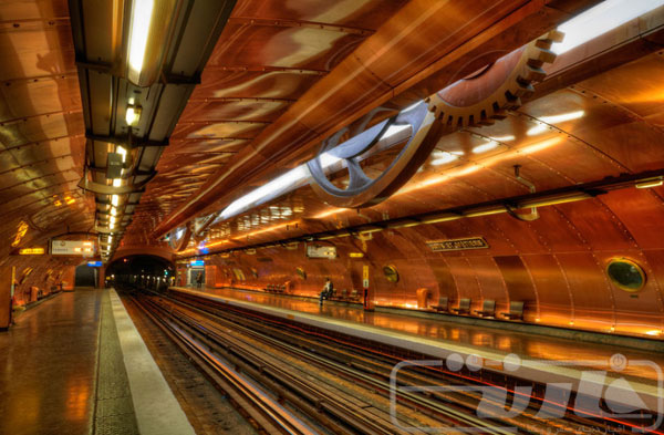 The-most-amazing-metro-stations-Arts-Et-Métiers-Station,-Paris,-France-1