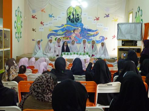 جشن "ريحانه ي بهشتي" در مركز بندرماهشهر برگزار شد.