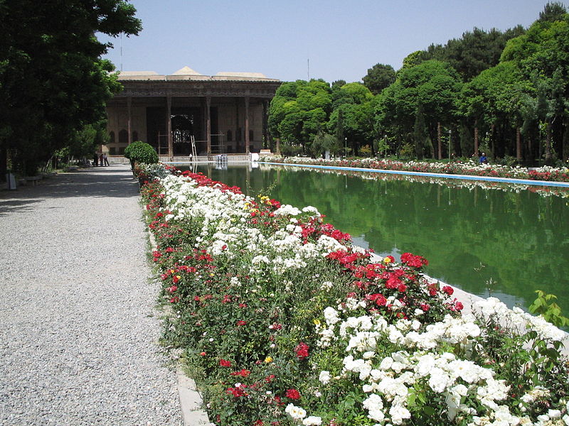 File:Chehel sotoun esfahan.jpg