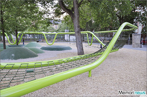 طراحی پارک/پارک کودک/زمین بازی/گشایش زمین بازی Schulberg با وسایل تندیسی گردان 