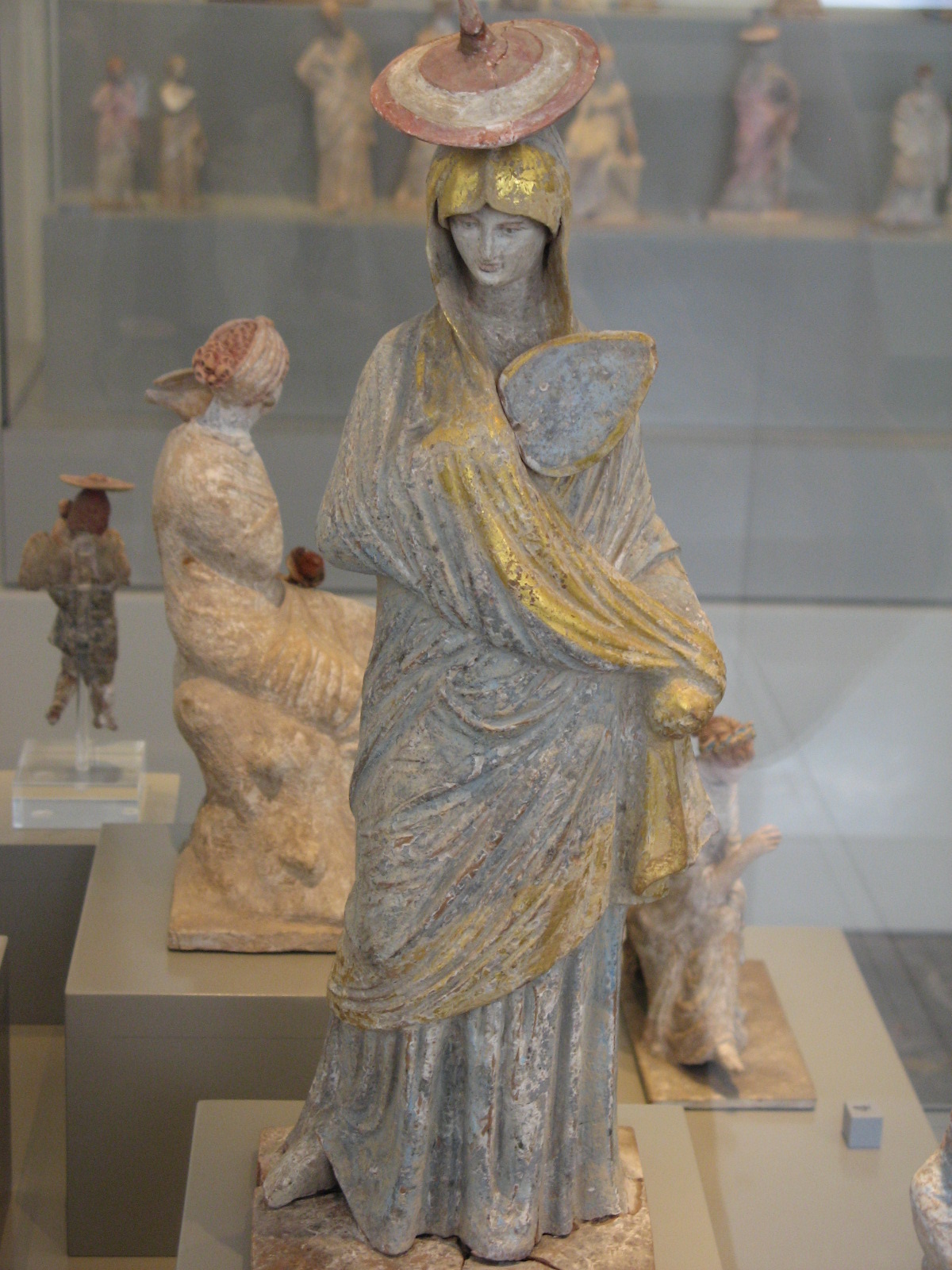 Altes_Museum-Tanagra-lady_with_fan.jpg