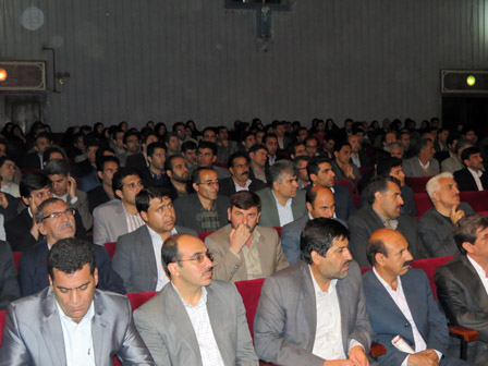 همایش حامیان دکتر آقامحمدی در سالن سینما ایران خرم آباد