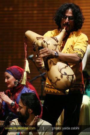 همنوازی محسن شریفیان در کنسرت گروه رستاک