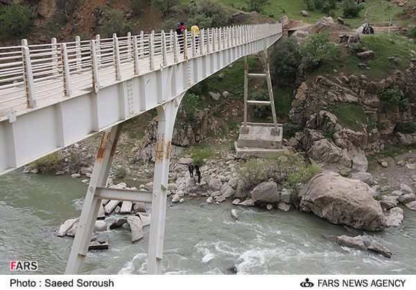 رودخانه سزار در محدوده آبشار بيشه استان لرستان