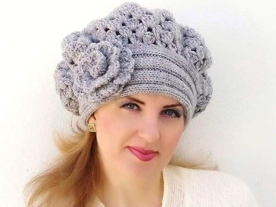 Crochet  shunky  beret, Warm  light gray grey  Hat  with flower