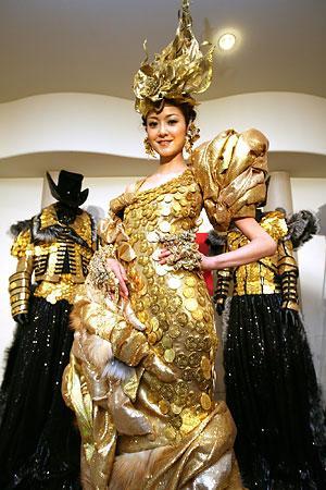 gold-dress2.jpg