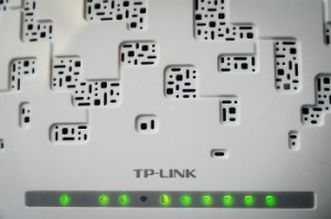 TP Link TD W8968 Wireless N ADSL2 Modem Router 14 300x199 چگونه مودم خانگی خود را تنظیم کنیم؟