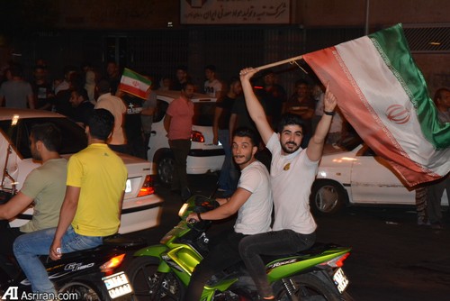 شادی تهرانی ها بعد از پیروزی تیم ملی فوتبال