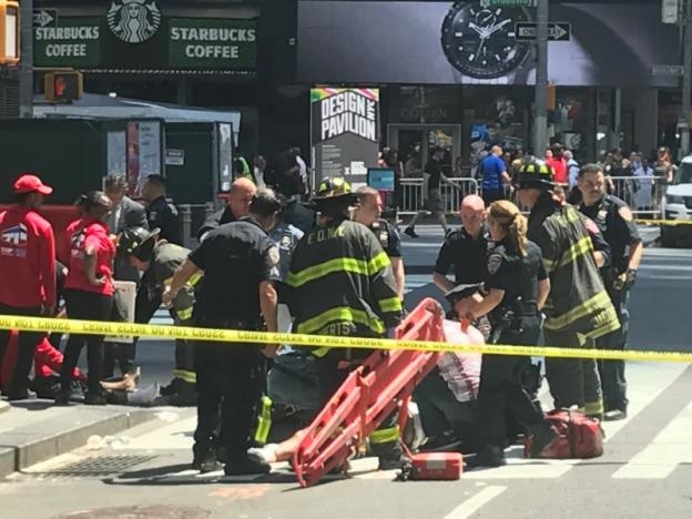 هجوم ناگهانی یک خودرو به میدان تایمز نیویورک