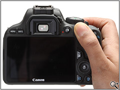 Canon%20EOS%20100D%20In%20your%20hand_1.