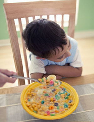 تغذیه کودک بد غذا , ترفند بد غذایی بچه , کودک بد غذا 