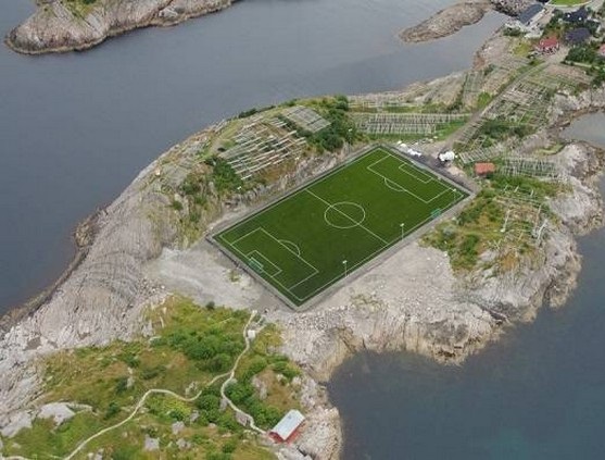 اخبار گوناگون ,خبرهای گوناگون , استادیوم فوتبال عجیب در نروژ