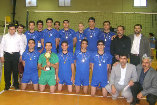 دانشگاه آزاد اسلامی ساری قهرمان والیبال منطقه 3 کشور شد 