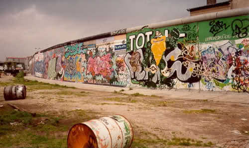 گرافیتی(وندالسیم) - بنکسی و گرافیت
