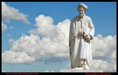 مجسمه سعدی در شیراز