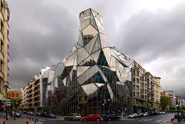basque healt department1 15 Spectacular Buildings Where Origami Meets Architecture