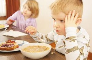 چند عامل تهدید کننده ی. سلامت کودکان و نوجوانان , غذاهای مضر و سنگین برای بچه ها 