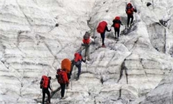 صعود کوهنوردان رفسنجانی به قله آرارات ترکیه