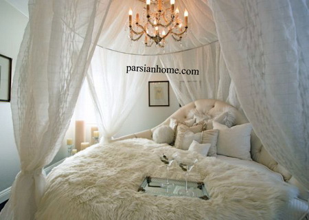 Classic_bedroom_with_a_charming_circle_b