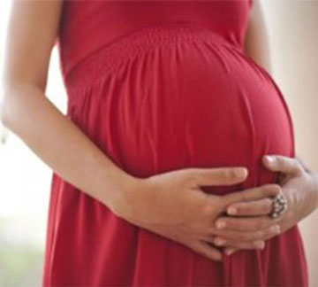 علت خونریزی در ماه اول بارداری , خونریزی اوایل بارداری , خونریزی در اوایل بارداری به چه صورت است 