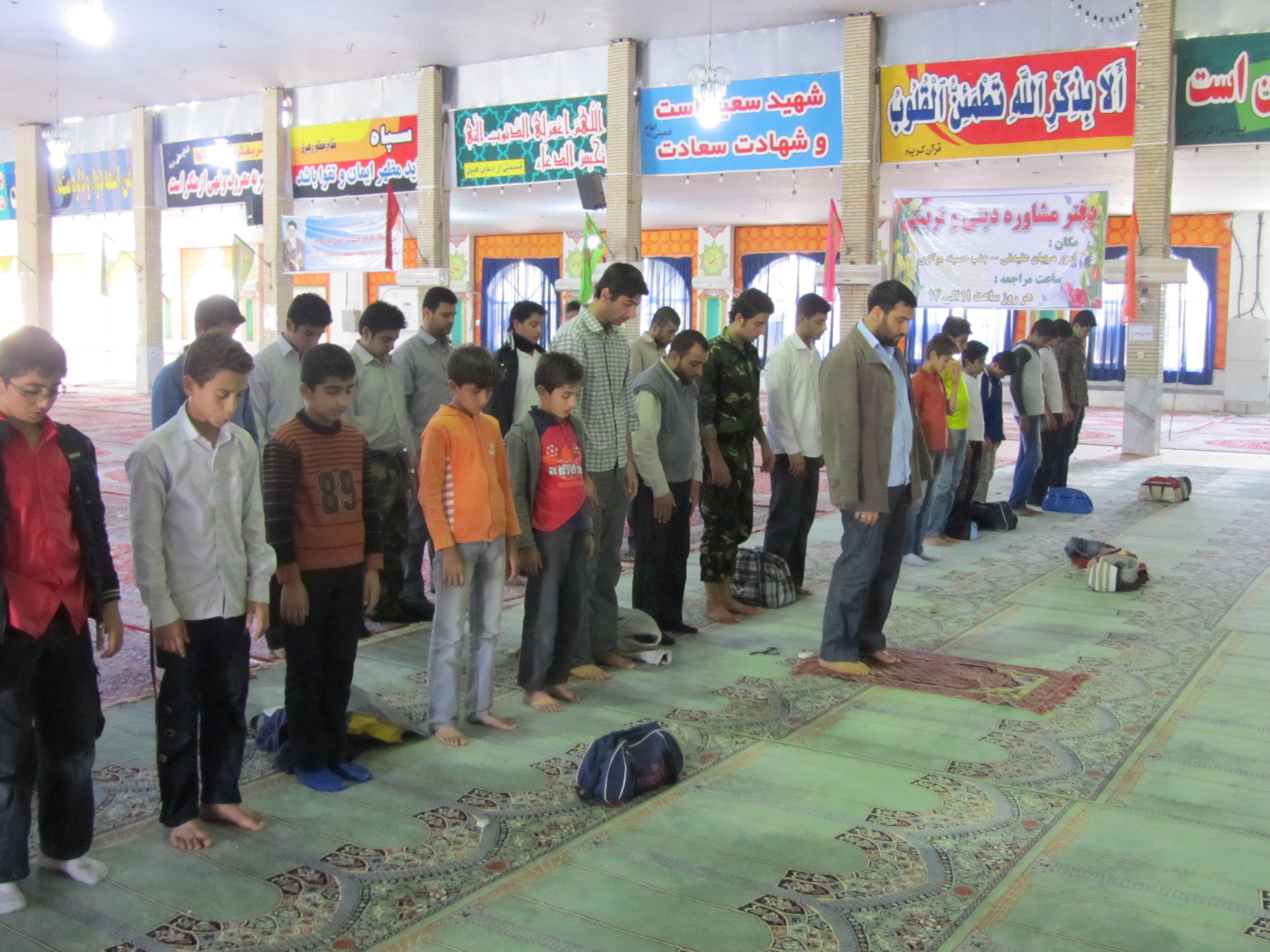 برنامه تفریحی - فرهنگی جلسات نوجوانان به مناسبت هفته بسیج ( پادگان شهید باکری ) 