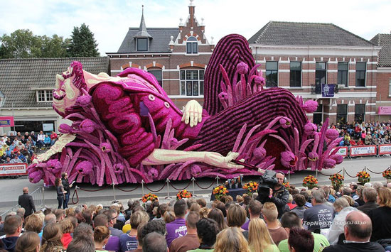 ,رژه گل ها در هلند با موضوع آثار ون گوگ هلند,رژه,گل,جالب انگیز، جالب انگیزترین ها، مطالب جالب، عکسهای جالب، جالبترین ها، مطالب جالب و خواندنی