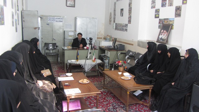 نشست دکتر منصوری با خواهران فعال فرهنگی و بسیجی بخش کویران 