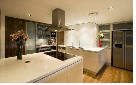 کابینت آشپزخانه و مدل آشپزخانه سفید و قهوه ای