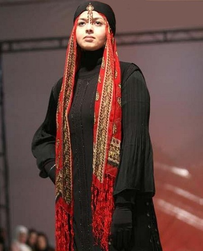 2e4ff4481e22529c72538190deccd3543 برگزاری شو لباس زنانه در تهران (عکس)