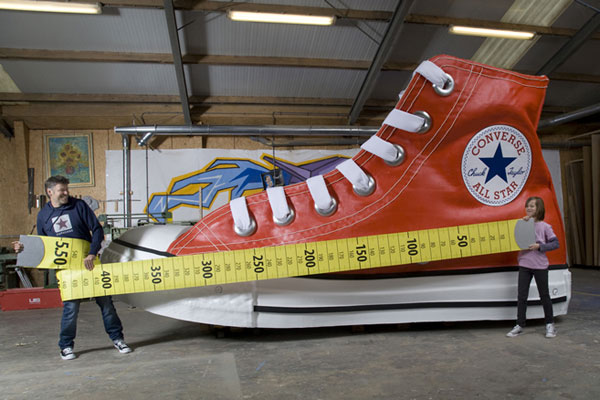بزرگ ترین کفش جهان :: The World's Largest Shoe