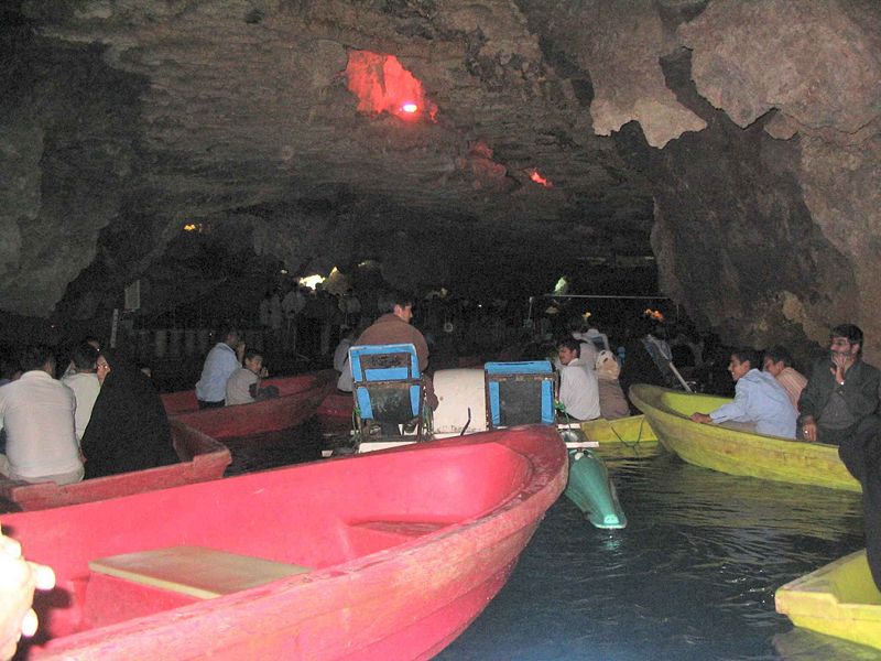 پرونده:Boat riding in Ali Sadr Cave.jpg