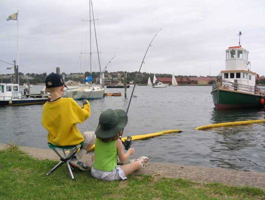 ماهیگیری کودکان
