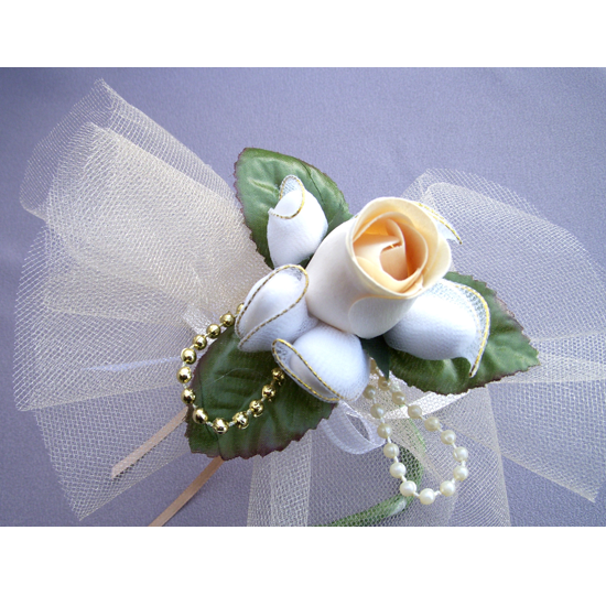 هدیه عروس با گل فومی2