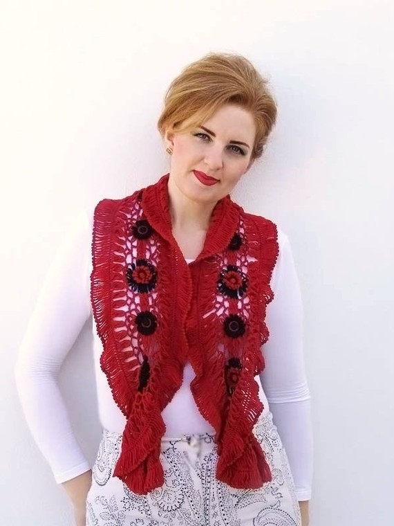 OOAK Hairpin lacy Crochet scarf  Rufous, Black flowers lana Merinos wool
