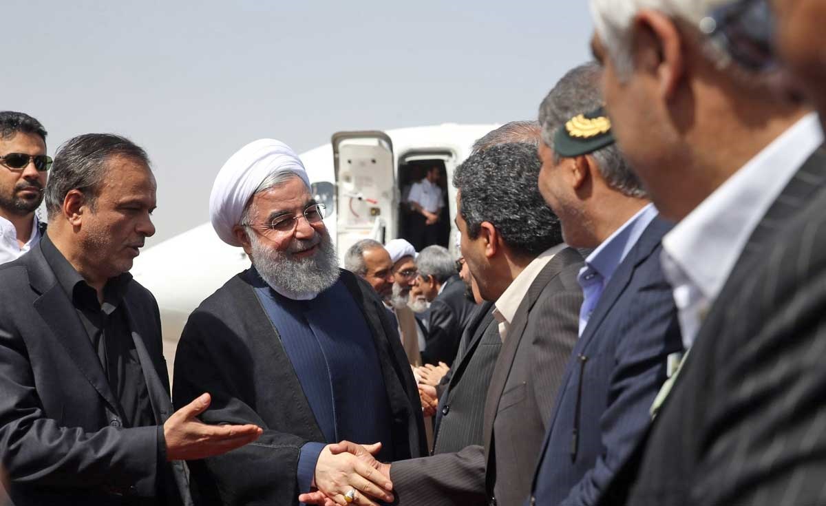 هواداران کرمانی اینگونه به استقبال روحانی آمدند