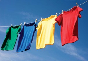 روش خشک کردن لباس در اپارتمان , در افتاب پهن نکردن لباس , بهترین روش خشک کردن لباس 