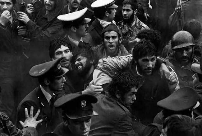 عکس های کمتر دیده شده از روزهای انقلاب 57 - آکا