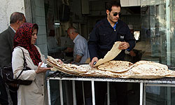 خبرگزاری فارس: نرخ جدید آرد و نان در خراسان‌رضوی اعلام شد
