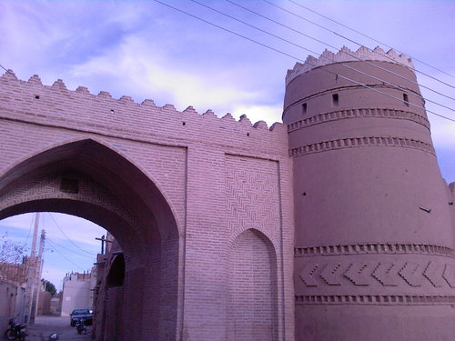 The old gate of Rafsanjan city. دروازه ی قدیمی شهر