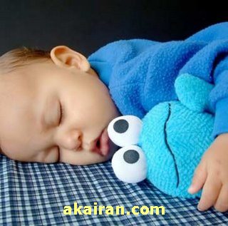 خواباندن نوزاد روی پا , بهترین راه برای ترک خوابیدن بچه روپاا , راهکار های جداخواباندن کودک 