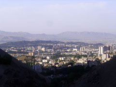 نمایی از شهر شلوغ تهران از فراز کوه های شمال تهران؛ عکس از آنوبانینی