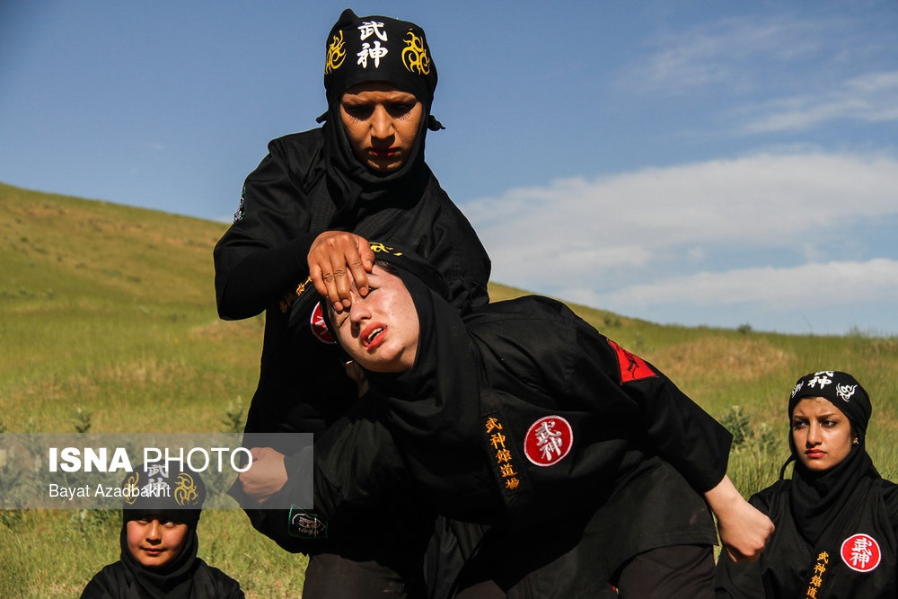 تمرینات سخت زنان نینجاکار ایرانی