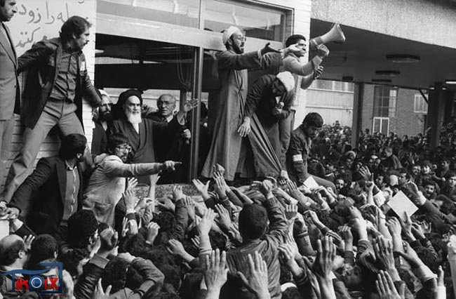 عکس های کمتر دیده شده از روزهای انقلاب 57 - آکا