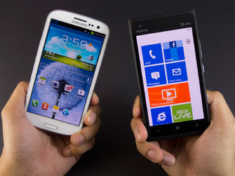 Samsung-Galaxy-S-III-vs-Nokia-Lumia-900-