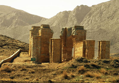 معروفترین بنای ساسانی چیست 