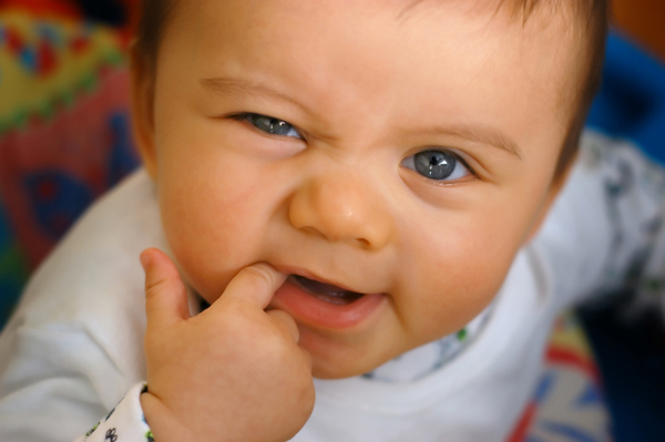 دندان دراوردن کودک , زمان دندان در آوردن نوزاد , دندان کودک 