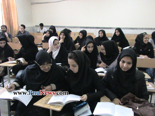 پیرترین دانشجوی زن ایران در دانشگاه پیام نور + تصاویر اختصاصی