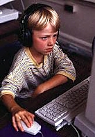 سایت دانلود مقالات بازی های رایانه ای واثرات ان بر وودکان , تاثیر بازی های کامپیوتریری در زندگی انسان , اثر بازیهای جنگی روی کودکان 