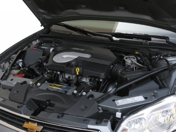 2007 Chevrolet Impala LS Engine Compartment